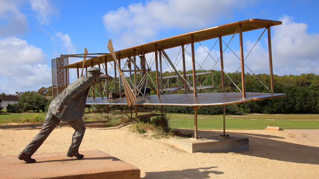 Bronze airplane statue depicting the first flight of the Wright Brothers