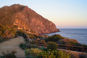 Litoral rocoso en la costa de Mazarrón, Murcia