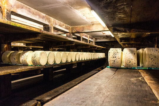cave de fromage roquefort saint Afrique 
