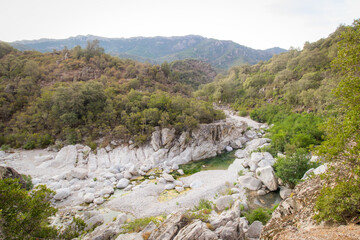 Voyage en van en Sardaigne village et cote mer 
