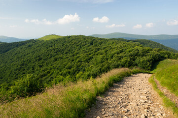 Bieszczady i droga na Rawki, widok na szczyty © Sebastian