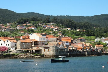 Fototapeta premium Vista de Combarro, con marea alta. Pontevedra, Galicia.