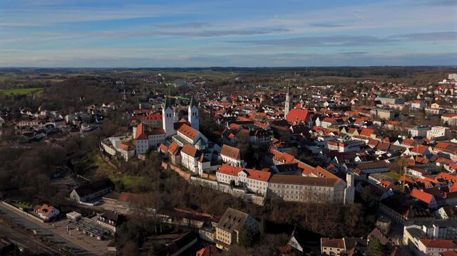 Freisinger Dom Germany, Bavaria aerial view in winter in sunny weather without snow. Dom St. Maria und St. Korbinian in Freising Deutschland, Bayern Luftaufnahme im Winter bei sonnigem Wetter. 