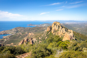 Cote de l'esterel dans le var paysage cote bleu