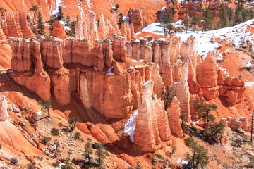 Fototapete A rocky mountain with snow on it © Scott Prokop