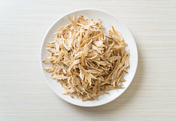 dried small crispy fish