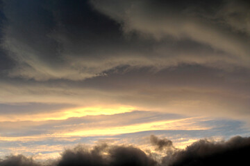 The appearance of clouds in the afternoon after heavy rain and strong winds hit.