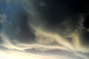 The appearance of clouds in the afternoon after heavy rain and strong winds hit.