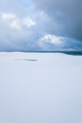 冬の鳥取砂丘の雪景色 鳥取県 鳥取砂丘