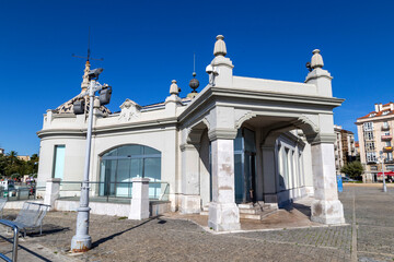Obraz premium Small mansion on the pier of the Paseo de Pereda dock, dating from 1932. Santander, Cantabria, Spain.
