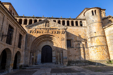 Fototapeta premium Facade of the collegiate church of Santa Juliana in Santillana del Mar. Cantabria, Spain.
