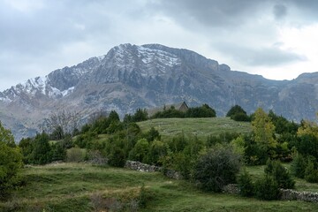 Fototapeta premium Autumn forest of Piedrafita de Jaca - Huesca