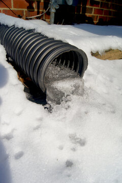 Frozen gutter extension