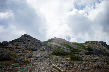 常念岳に続く稜線