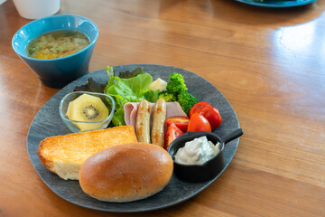 食事バランスの良いモーニングセット