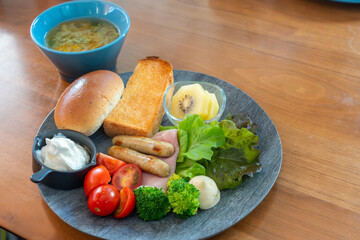 食事バランスの良いモーニングセット