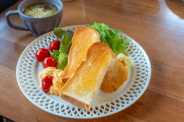 食事バランスの良いモーニングセット