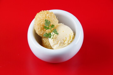 ごま団子とバニラアイス