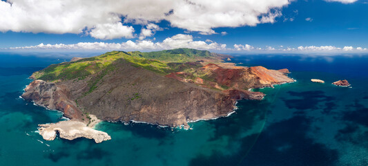 Magnifique vue a&eacute;rienne de l'ile de UA HUKA dans l'archipel des marquises en Polyn&eacute;sie francaise 
