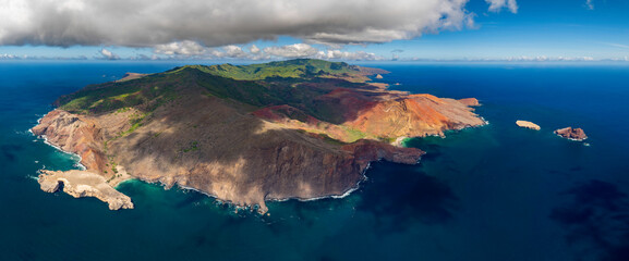 Magnifique vue Panoramique de l'ile de UA HUKA dans l'archipel des marquises en polynésie francaise 
