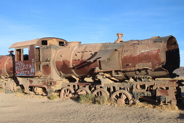 famous train cemetery in uyuni