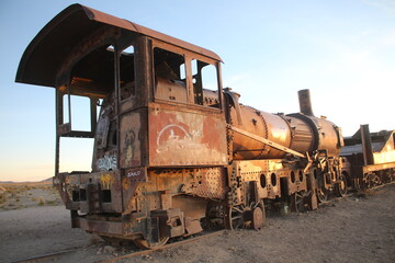 Obraz premium famous train cemetery in uyuni