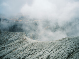 中岳から見た阿蘇山火口