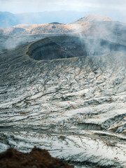 中岳から見た阿蘇山火口