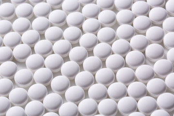 沢山の白い錠剤