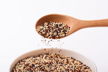 トリコロールキヌア