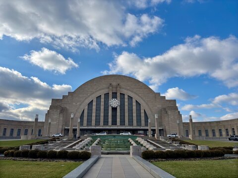 Union Terminal in Cincinnati with Art Deco design, clock, fountain