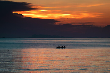 Naklejka premium a beautiful landscape in nature with sky and lake of a boat