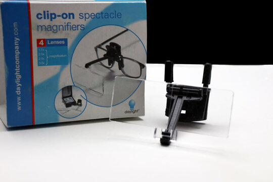clip pour mettre sur des lunettes afin d obtenir un gros agrandissement 