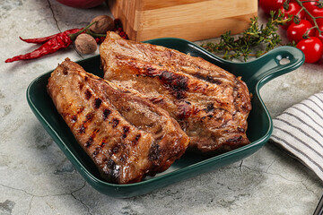 Grilled pork ribs with spices
