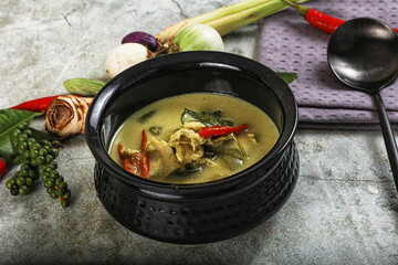 Thai green chicken curry with coconut
