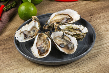 Raw fresh wild oyster dish