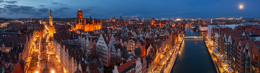 Panorama of the Main Town of Gdansk at night. Poland © Patryk Kosmider