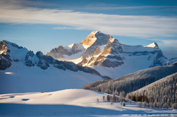 Fototapeta premium 山岳湖の朝霧