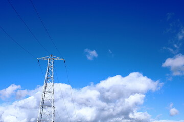 愛知県一宮市木曽三川公園１３８タワーパークの鉄塔と雲と青空