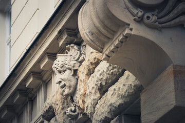 Fassadenkopf an Altbau