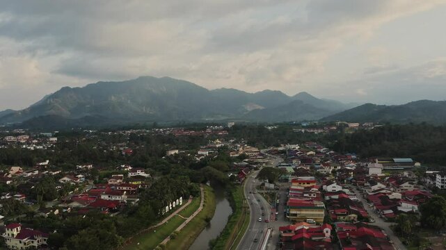 4K horizontal video featuring an orbiting view of the Bentong signage, highlighting its unique design and vibrant surroundings