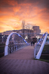 Obraz premium Mostek nad rzeką.