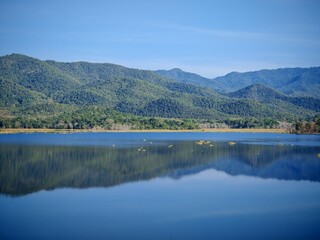 Fototapeta premium lake and mountains
