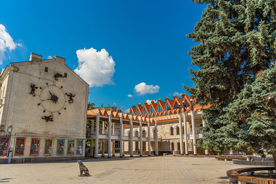Voronezh, Voronezh Oblast, Russia - June 20 2024: Voronezh State Puppet Theater "Shut" and monument to the dog Bim. Beautiful city view on a sunny summer day