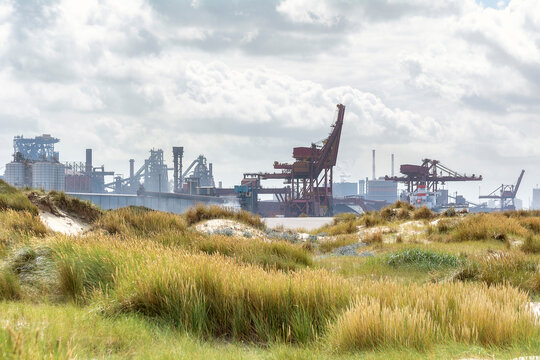 dunes et port industriel de Dunkerque