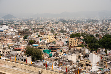 Ausblick auf die Stadt Udaipur von oben vom Palast in Rajasthan, Indien, Asien
