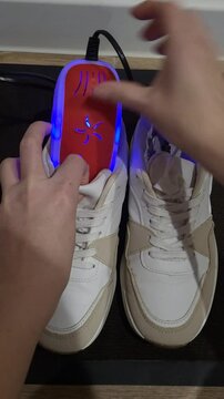 shoe dryer, Electric boot dryers inside sneakers, used to dry wet shoes, gloves