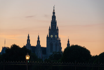 Obraz premium nighttime city church in europe