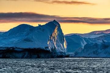 Eisberge im Ilulissat Eisfjord, Grönland © Dirk
