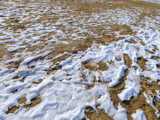 雪が積もった冬の鳥取県の鳥取砂丘　旅行